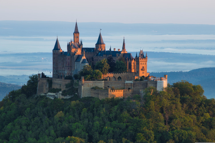 Burg Hohenzollern Bild von andrsltt auf Pixabay